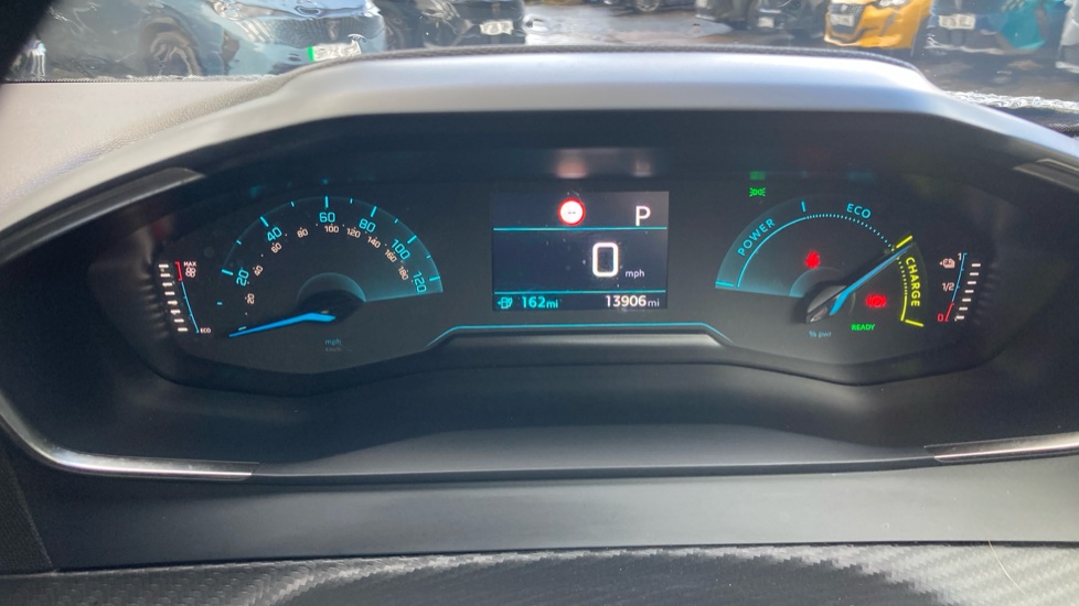 Peugeot 2008 100kW Active Premium+ 50kWh 5dr Auto Electric Estate - Image 18