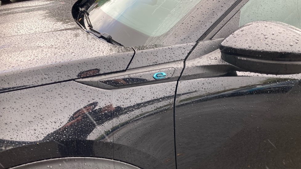 Peugeot 2008 100kW Active Premium+ 50kWh 5dr Auto Electric Estate - Image 31