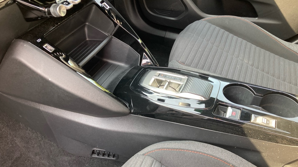 Peugeot 2008 100kW Active Premium+ 50kWh 5dr Auto Electric Estate - Image 13