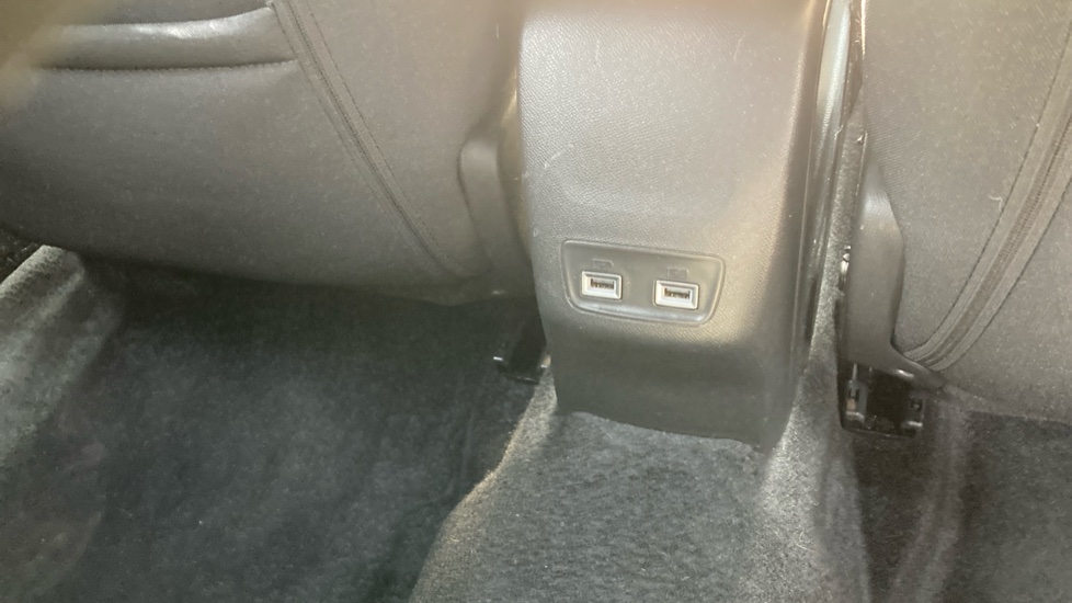 Peugeot 2008 100kW Active Premium+ 50kWh 5dr Auto Electric Estate - Image 31