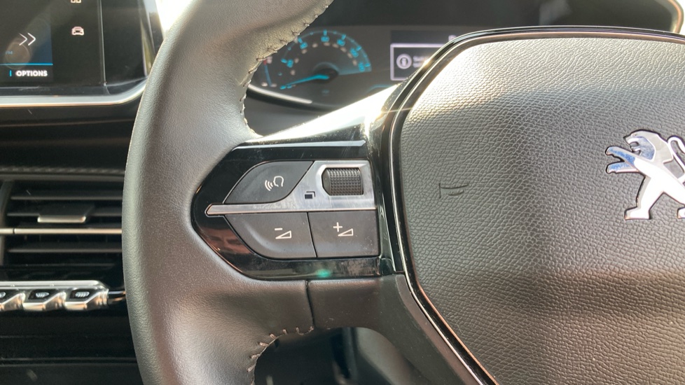 Peugeot 2008 100kW Active Premium+ 50kWh 5dr Auto Electric Estate - Image 34