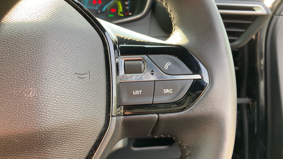 Peugeot 2008 100kW Active Premium+ 50kWh 5dr Auto Electric Estate - Image 35