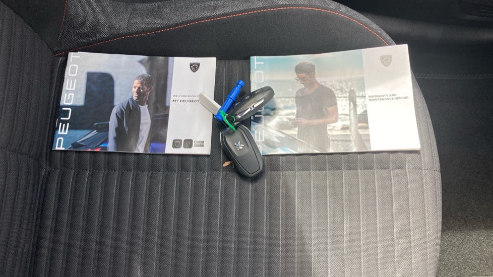 Peugeot 208 1.2 PureTech 100 Active Premium + 5dr EAT8 Petrol Hatchback - Image 19