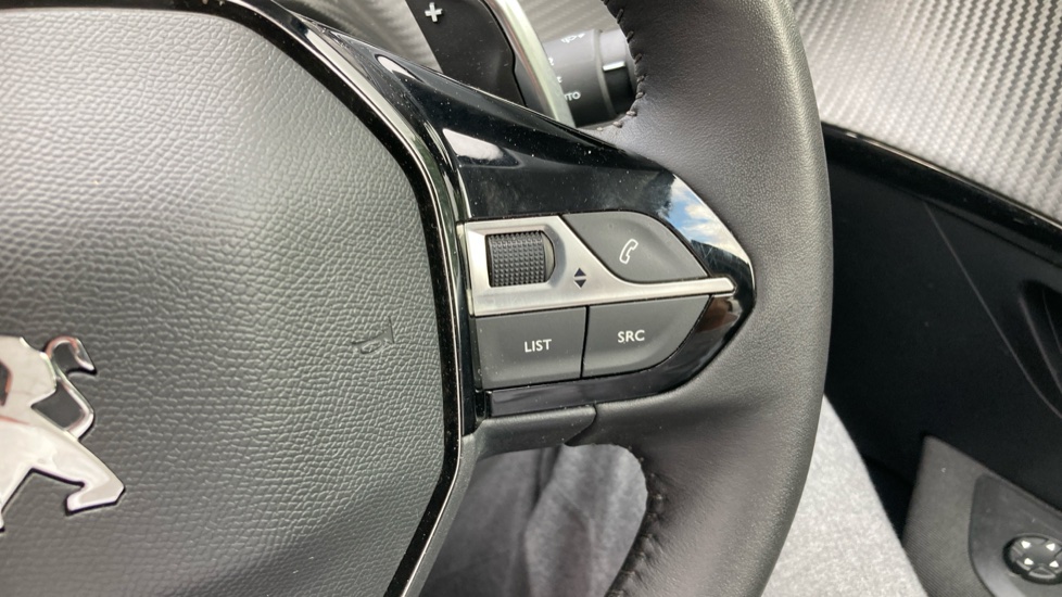 Peugeot 208 1.2 PureTech 100 Active Premium + 5dr EAT8 Petrol Hatchback - Image 23
