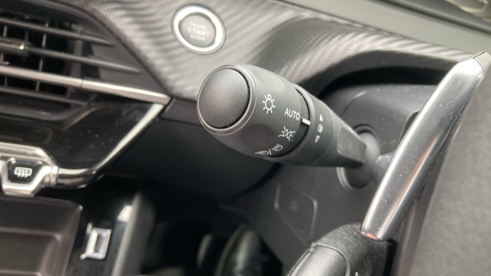 Peugeot 208 1.2 PureTech 100 Active Premium + 5dr EAT8 Petrol Hatchback - Image 28
