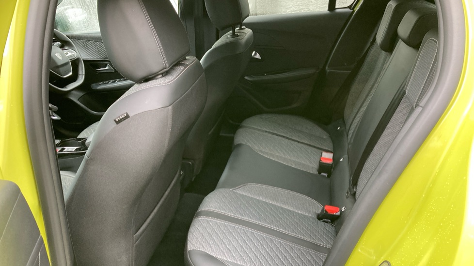 Peugeot 208 1.2 PureTech 100 Allure 5dr Petrol Hatchback - Image 16