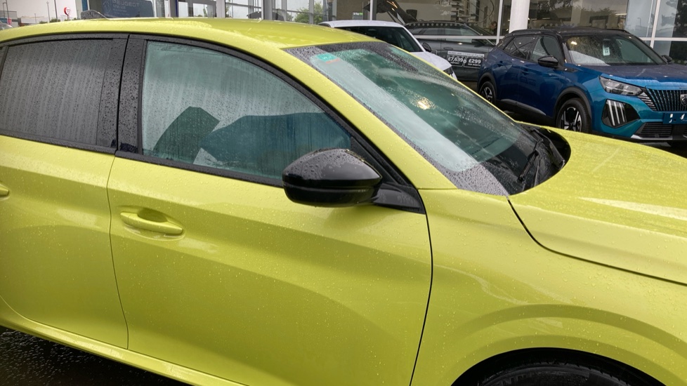 Peugeot 208 1.2 PureTech 100 Allure 5dr Petrol Hatchback - Image 31