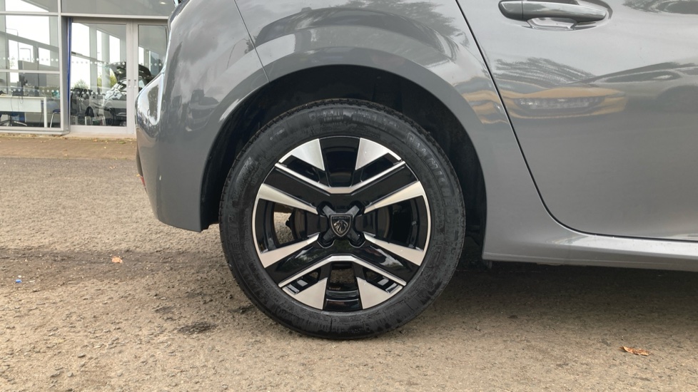 Peugeot 208 1.2 PureTech 100 Allure 5dr Petrol Hatchback - Image 7
