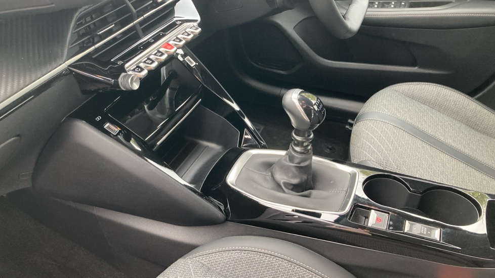 Peugeot 208 1.2 PureTech 100 Allure 5dr Petrol Hatchback - Image 13