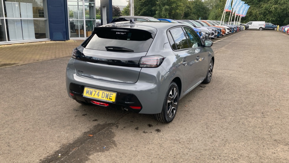 Peugeot 208 1.2 PureTech 100 Allure 5dr Petrol Hatchback - Image 29