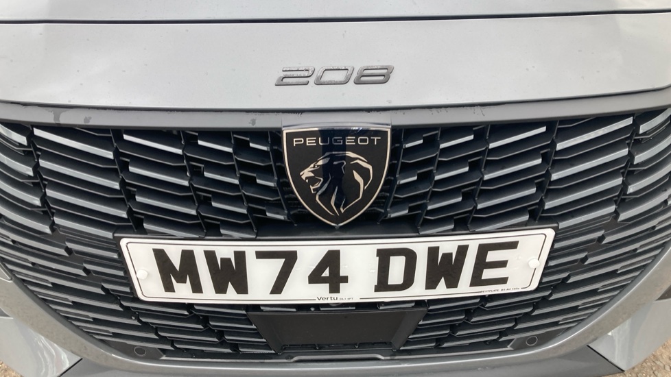 Peugeot 208 1.2 PureTech 100 Allure 5dr Petrol Hatchback - Image 37