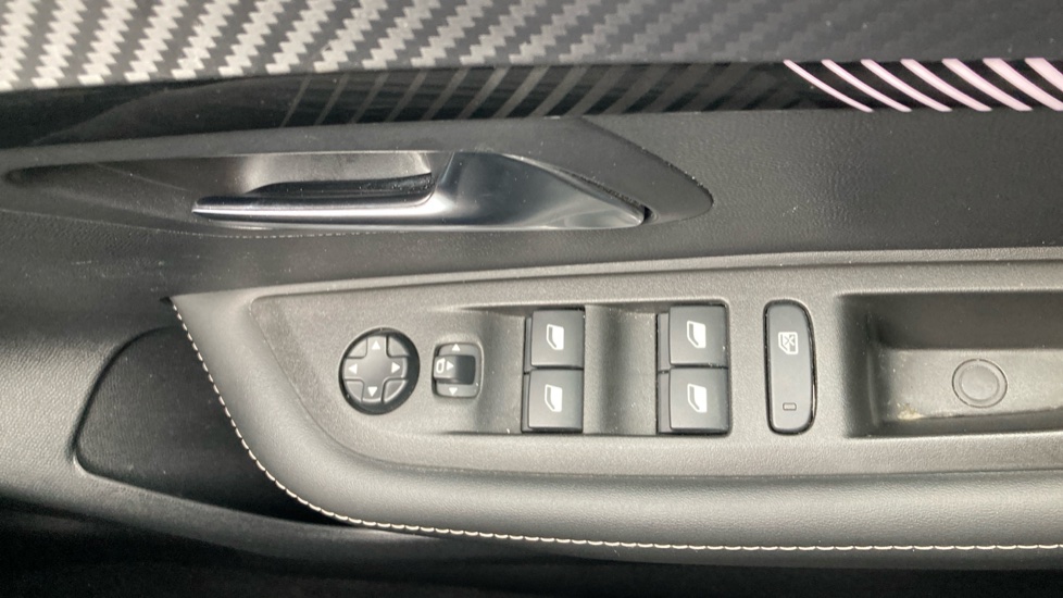 Peugeot 208 1.2 PureTech 100 Allure 5dr Petrol Hatchback - Image 42