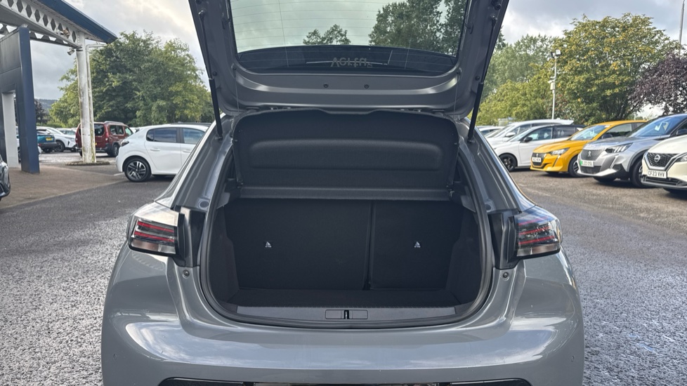 Peugeot 208 1.2 PureTech 100 Allure 5dr Petrol Hatchback - Image 4