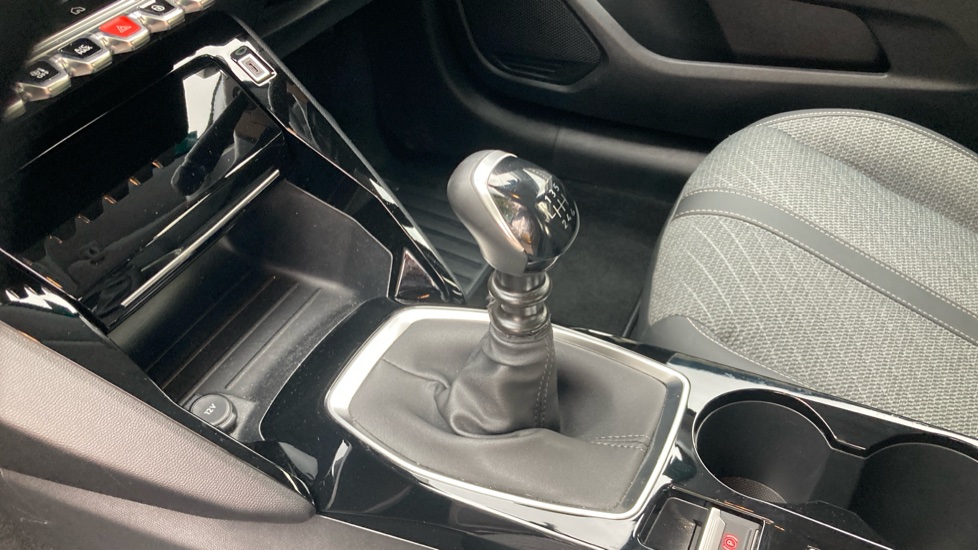 Peugeot 208 1.2 PureTech 100 Allure 5dr Petrol Hatchback - Image 13