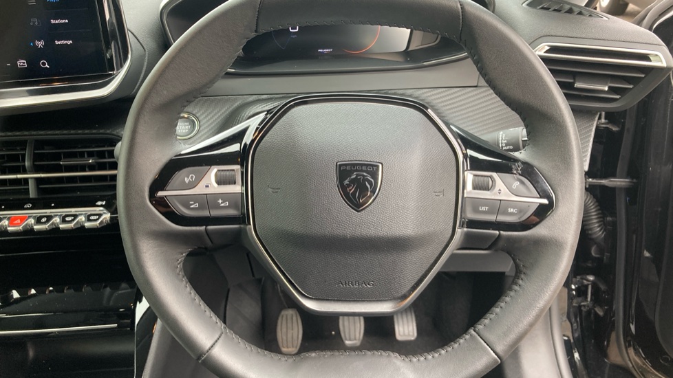 Peugeot 208 1.2 PureTech 100 Allure 5dr Petrol Hatchback - Image 21