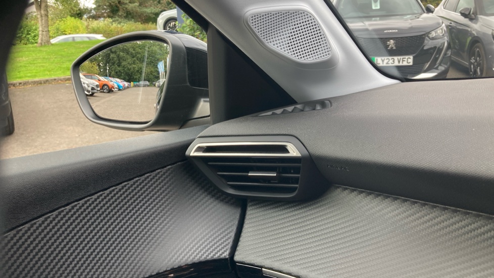 Peugeot 208 1.2 PureTech 100 Allure 5dr Petrol Hatchback - Image 33