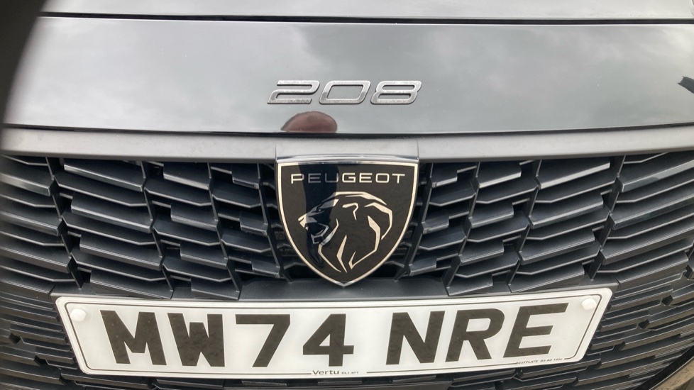 Peugeot 208 1.2 PureTech 100 Allure 5dr Petrol Hatchback - Image 38