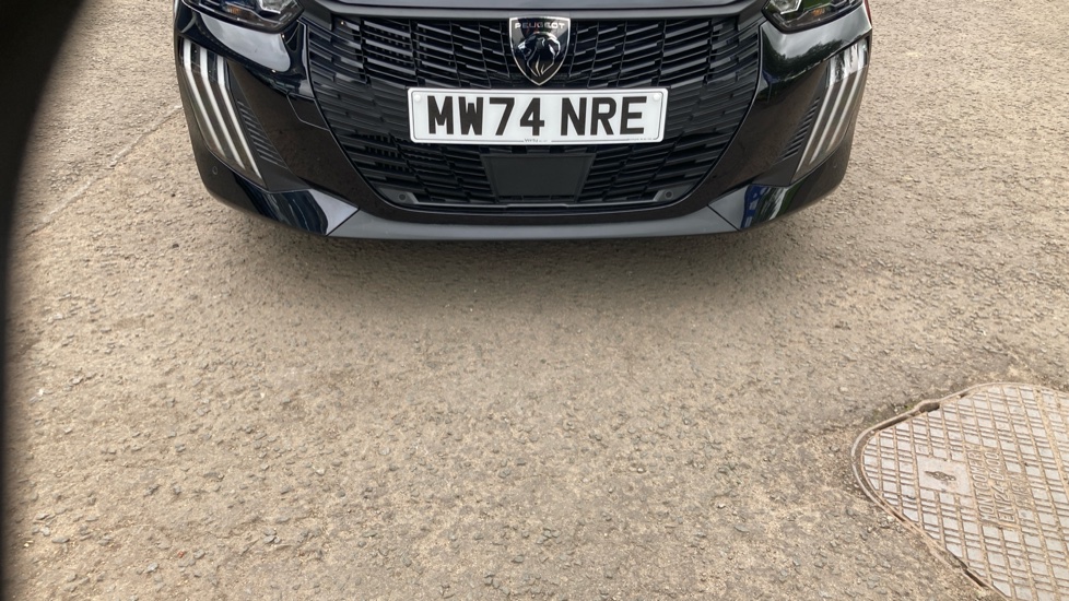 Peugeot 208 1.2 PureTech 100 Allure 5dr Petrol Hatchback - Image 39