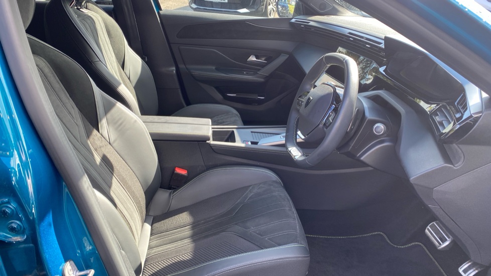 Peugeot 408 1.2 PureTech GT 5dr EAT8 Petrol Hatchback - Image 30