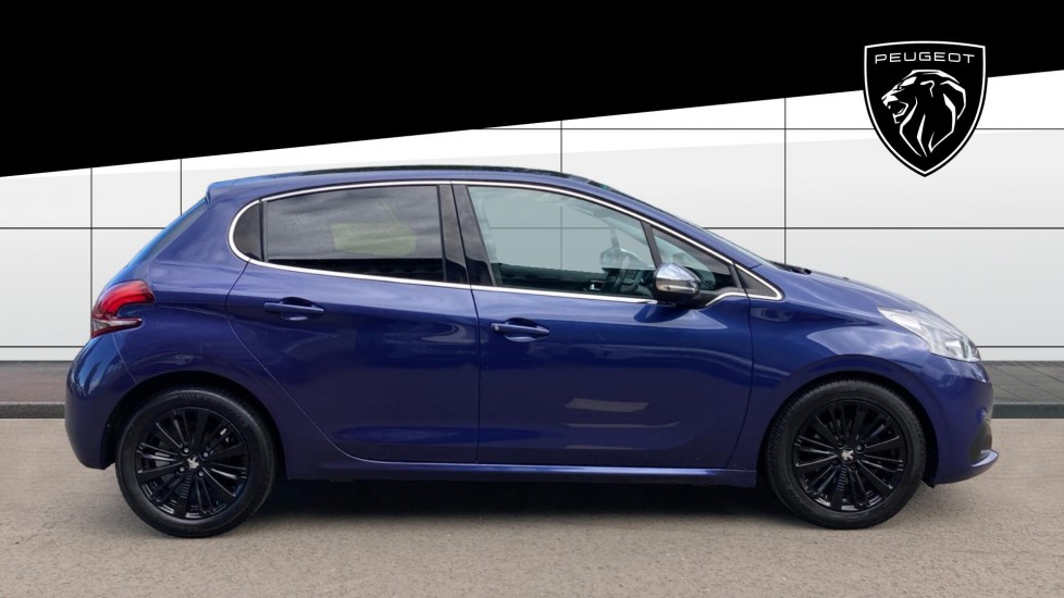 Peugeot 208 1.2 PureTech Allure Premium 5dr Petrol Hatchback - Image 5