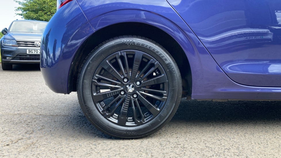 Peugeot 208 1.2 PureTech Allure Premium 5dr Petrol Hatchback - Image 7