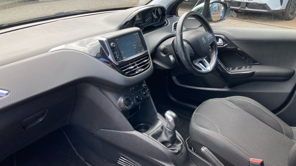 Peugeot 208 1.2 PureTech Allure Premium 5dr Petrol Hatchback - Image 9
