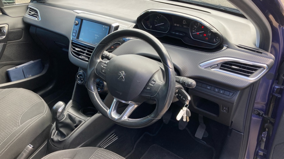 Peugeot 208 1.2 PureTech Allure Premium 5dr Petrol Hatchback - Image 11