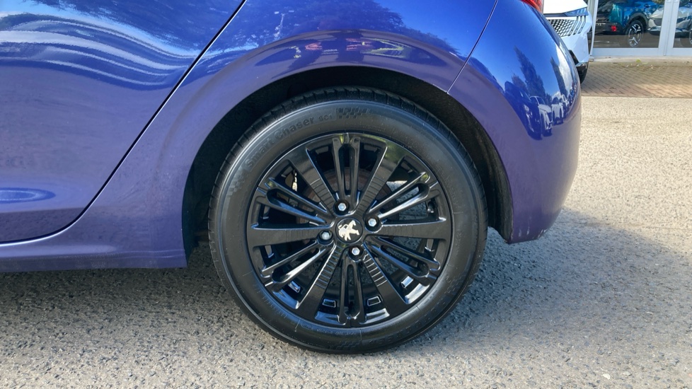 Peugeot 208 1.2 PureTech Allure Premium 5dr Petrol Hatchback - Image 22