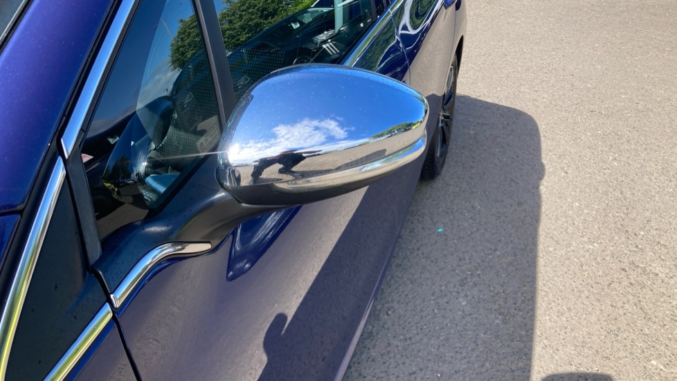 Peugeot 208 1.2 PureTech Allure Premium 5dr Petrol Hatchback - Image 26