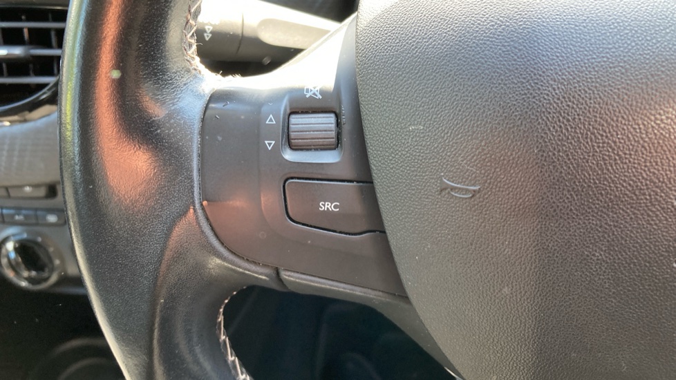 Peugeot 208 1.2 PureTech Allure Premium 5dr Petrol Hatchback - Image 40