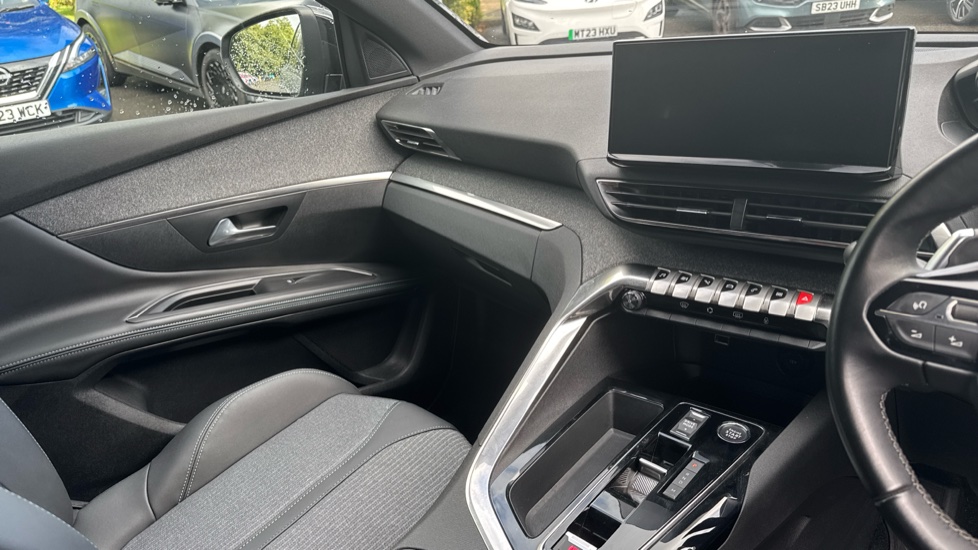Peugeot 5008 1.5 BlueHDi Allure Premium+ 5dr EAT8 Diesel Estate - Image 14