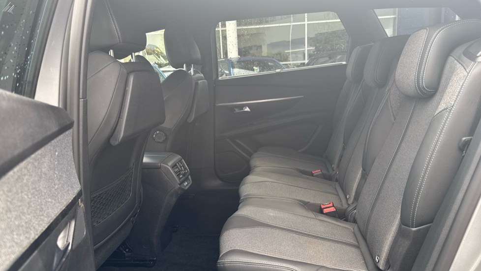 Peugeot 5008 1.5 BlueHDi Allure Premium+ 5dr EAT8 Diesel Estate - Image 16