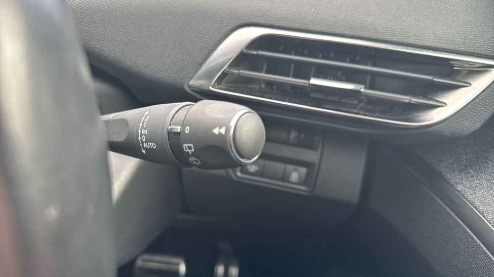 Peugeot 5008 1.5 BlueHDi Allure Premium+ 5dr EAT8 Diesel Estate - Image 24