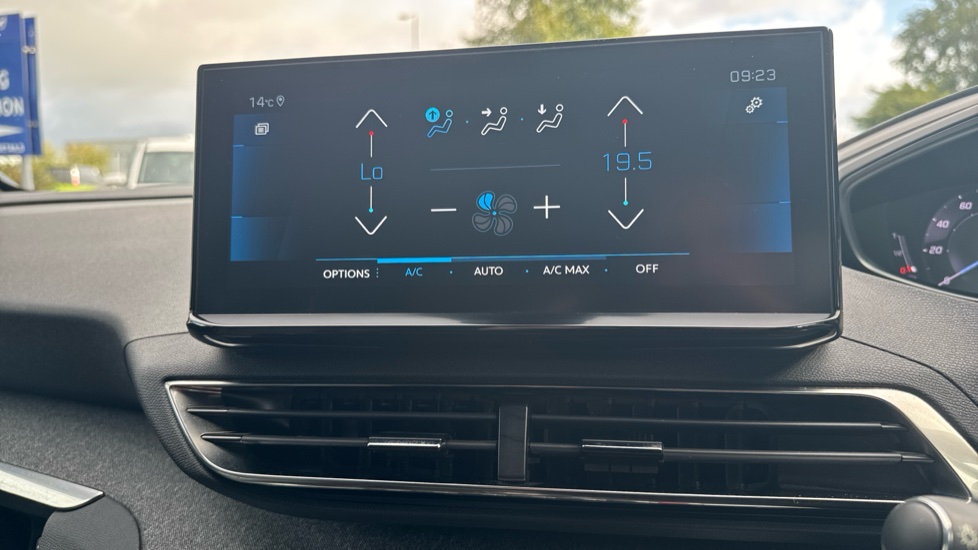 Peugeot 5008 1.5 BlueHDi Allure Premium+ 5dr EAT8 Diesel Estate - Image 28