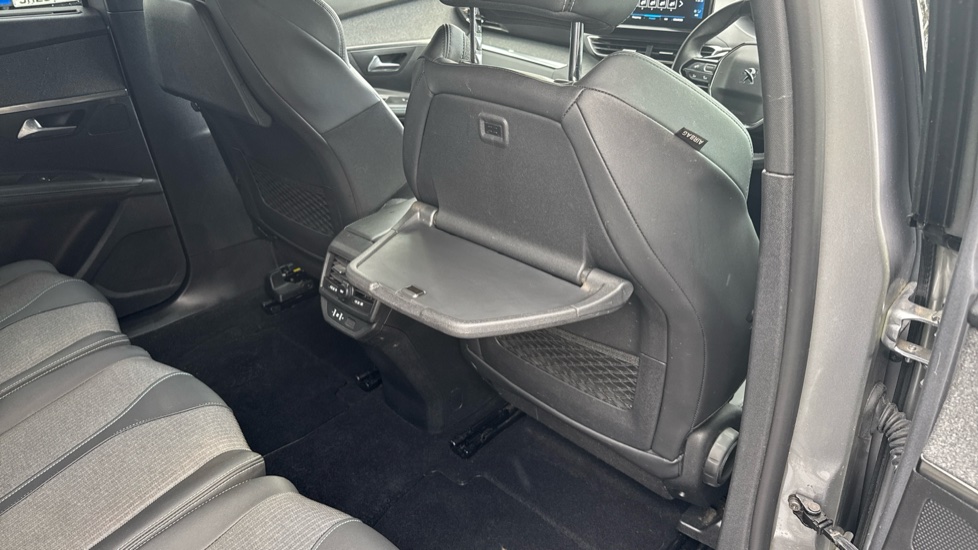 Peugeot 5008 1.5 BlueHDi Allure Premium+ 5dr EAT8 Diesel Estate - Image 40