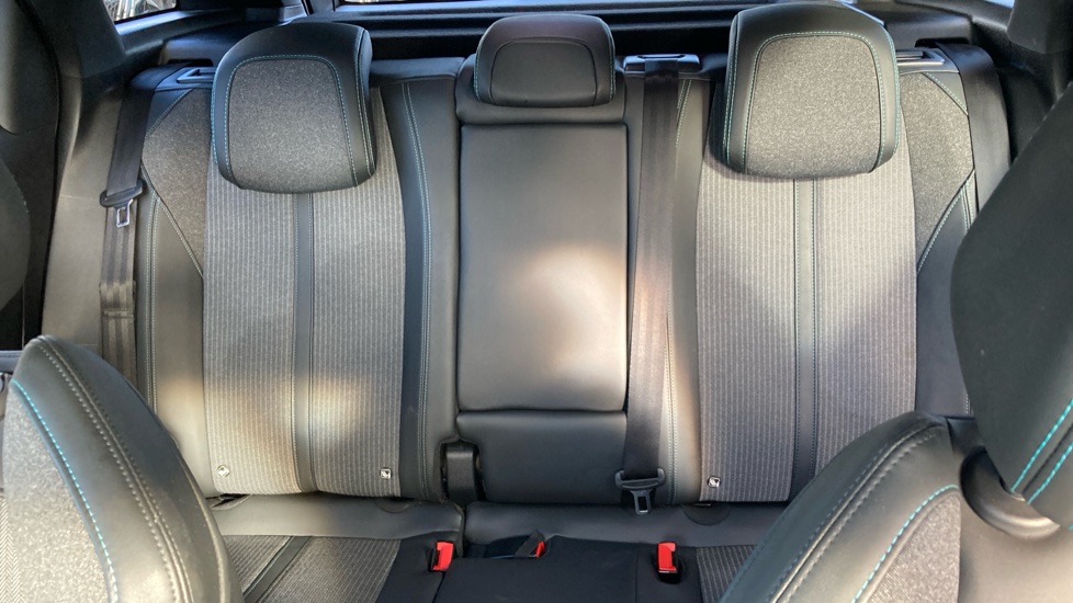 Peugeot 3008 1.5 BlueHDi Allure Premium 5dr Diesel Estate - Image 15
