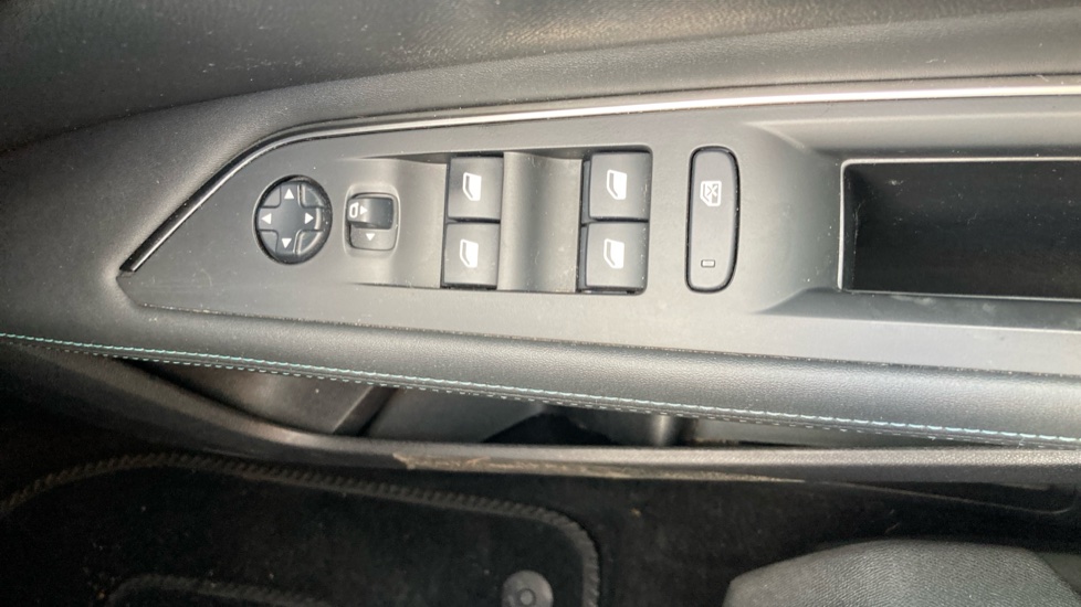 Peugeot 3008 1.5 BlueHDi Allure Premium 5dr Diesel Estate - Image 25