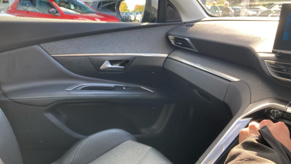 Peugeot 3008 1.5 BlueHDi Allure Premium 5dr Diesel Estate - Image 45