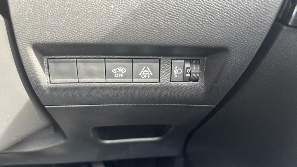 Peugeot 208 1.2 PureTech 100 Allure Premium + 5dr Petrol Hatchback - Image 24