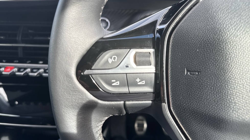 Peugeot 208 1.2 PureTech 100 Allure Premium + 5dr Petrol Hatchback - Image 28