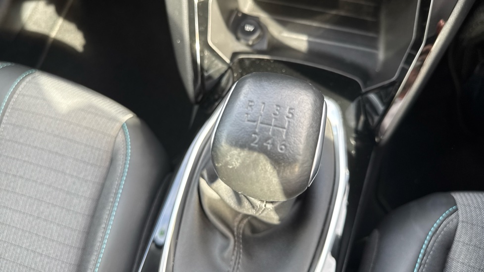 Peugeot 208 1.2 PureTech 100 Allure Premium + 5dr Petrol Hatchback - Image 38