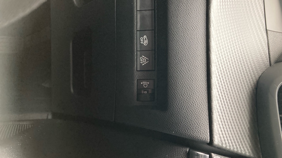 Peugeot 208 1.2 PureTech Active Premium + 5dr Petrol Hatchback - Image 24