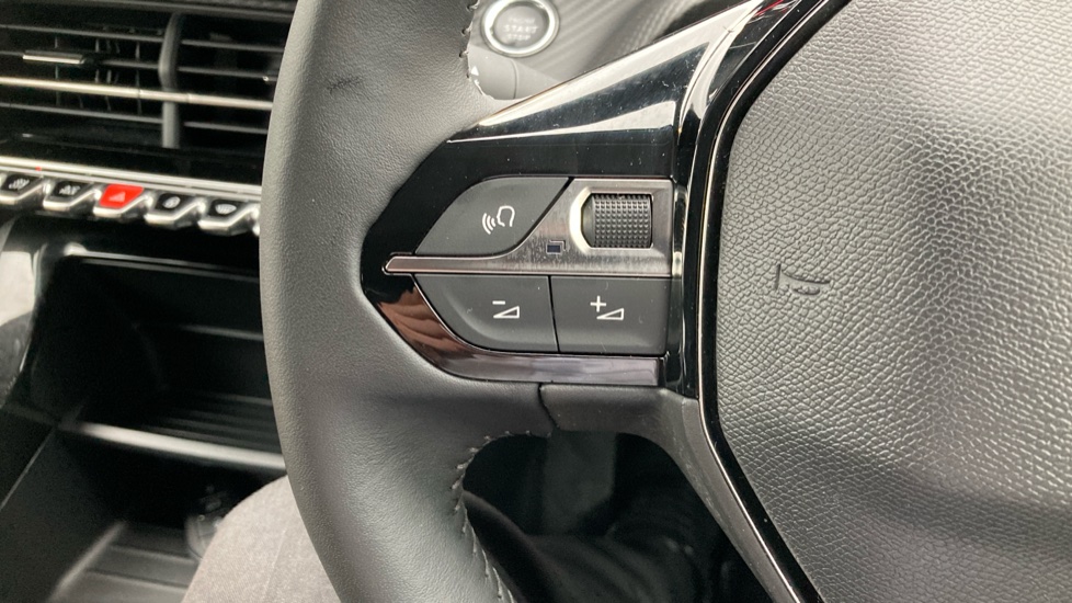 Peugeot 208 1.2 PureTech Active Premium + 5dr Petrol Hatchback - Image 28