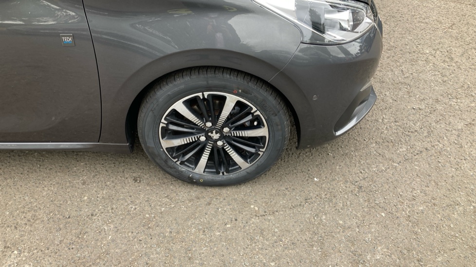 Peugeot 208 1.2 PureTech 82 Tech Edition 5dr [Start Stop] Petrol Hatchback - Image 22