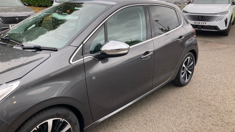 Peugeot 208 1.2 PureTech 82 Tech Edition 5dr [Start Stop] Petrol Hatchback - Image 26