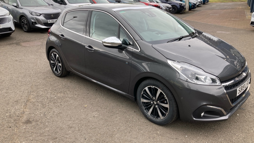 Peugeot 208 1.2 PureTech 82 Tech Edition 5dr [Start Stop] Petrol Hatchback - Image 28