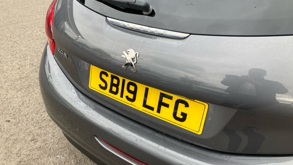 Peugeot 208 1.2 PureTech 82 Tech Edition 5dr [Start Stop] Petrol Hatchback - Image 31