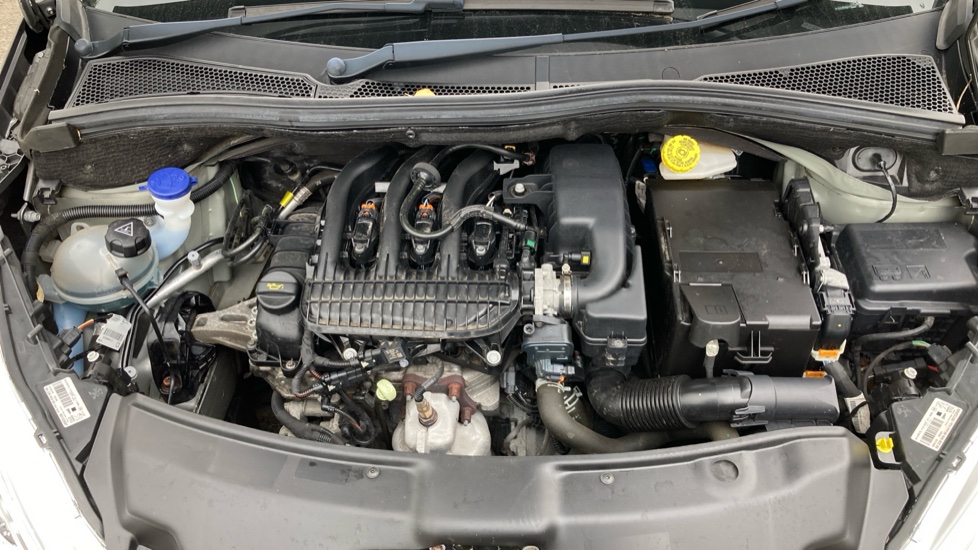 Peugeot 208 1.2 PureTech 82 Tech Edition 5dr [Start Stop] Petrol Hatchback - Image 33