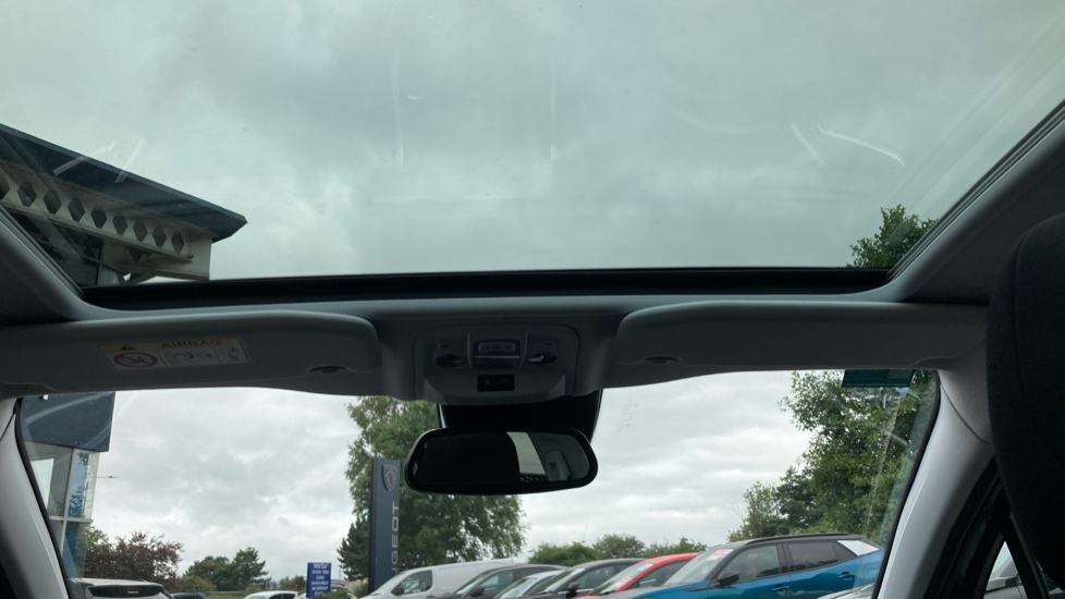 Peugeot 208 1.2 PureTech 82 Tech Edition 5dr [Start Stop] Petrol Hatchback - Image 38