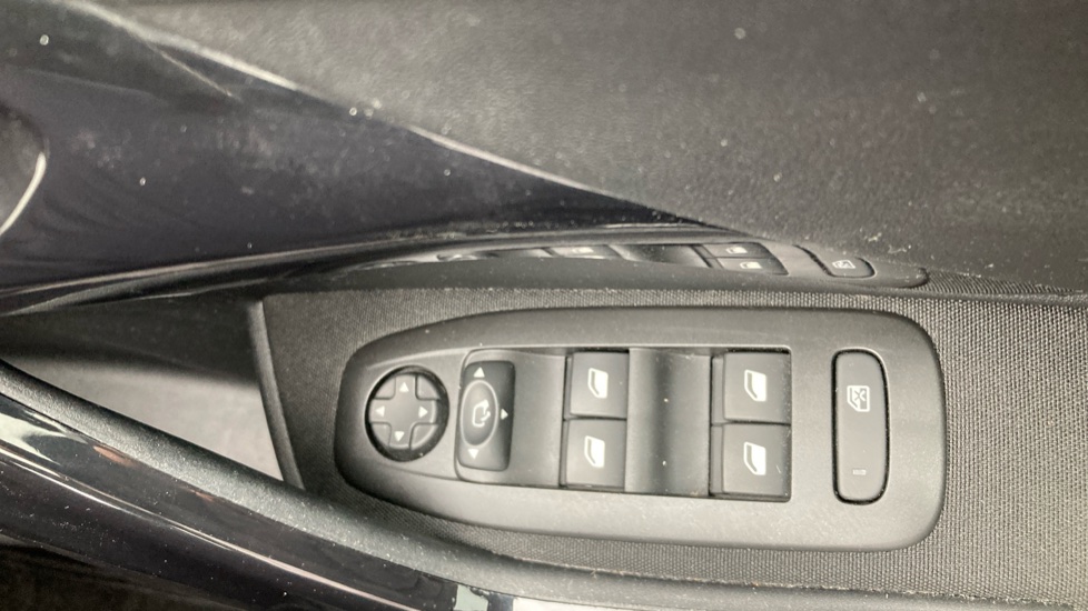 Peugeot 208 1.2 PureTech 82 Tech Edition 5dr [Start Stop] Petrol Hatchback - Image 42